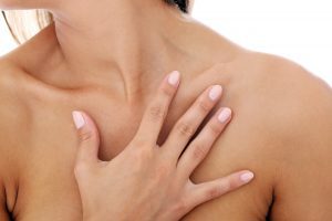 Cuidados com a pele para pacientes que passaram por cirurgias estéticas